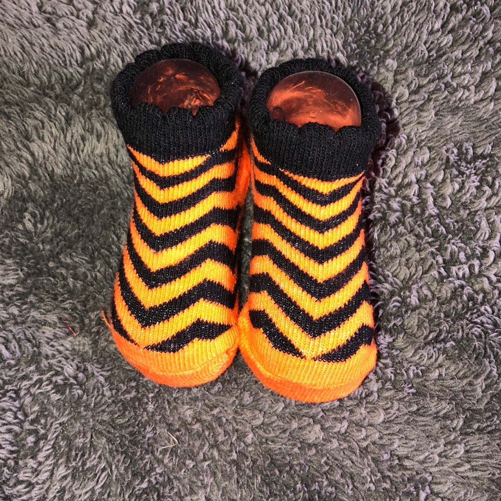 Infant booties - Picture 5 of 7
